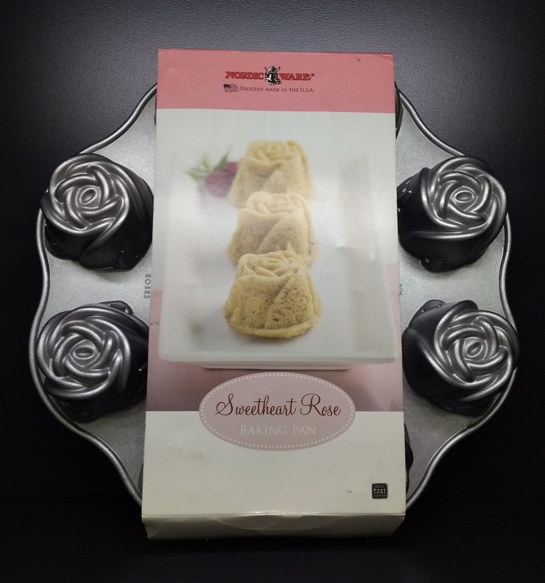 ΦΟΡΜΑ CUPCAKES ΤΡΙΑΝΤΑΦΥΛΛΟ 12 ΘΕΣΕΩΝ
